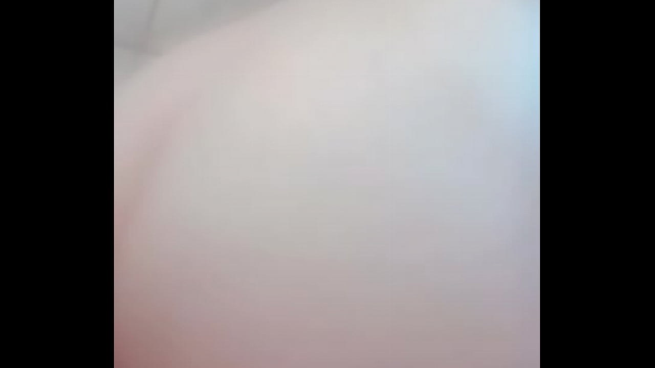 Gostosa brasileira novinha se exibindo