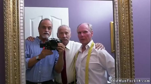 Teen surfer girl Ivy Rose webcam beauty teen strip