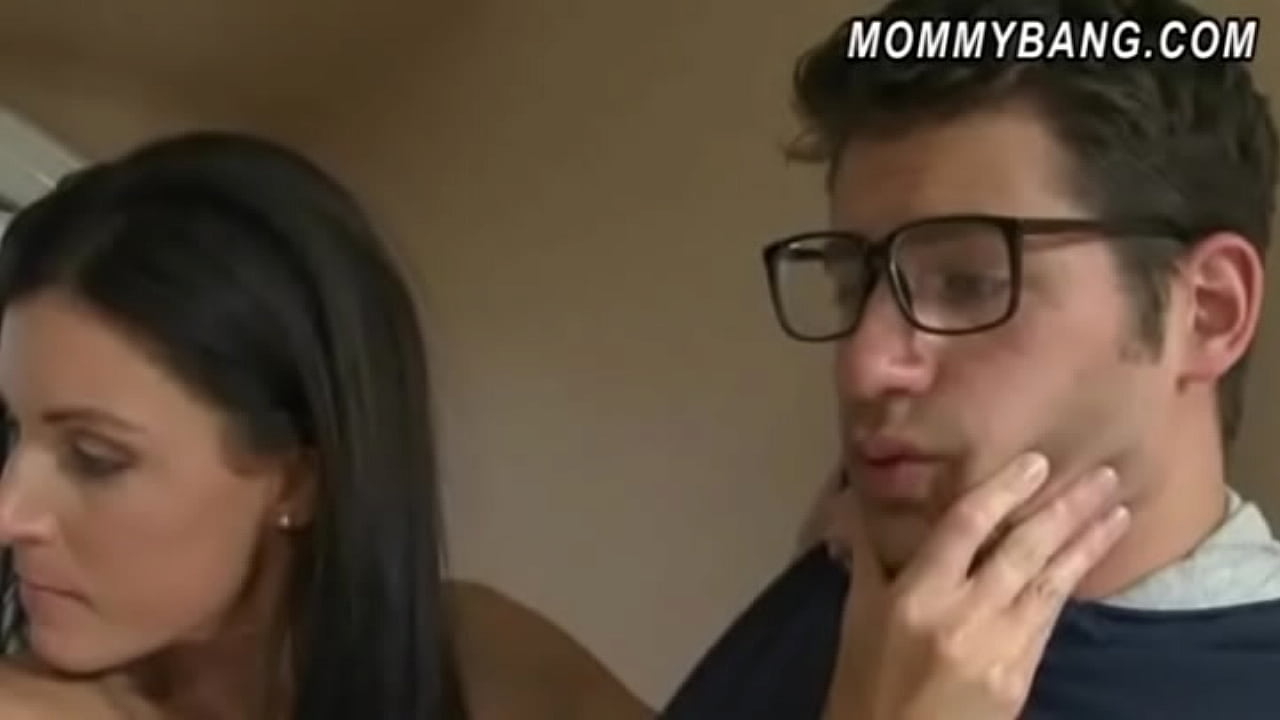 Sultry milf India Summer and pretty teen Melanie Raine threeway