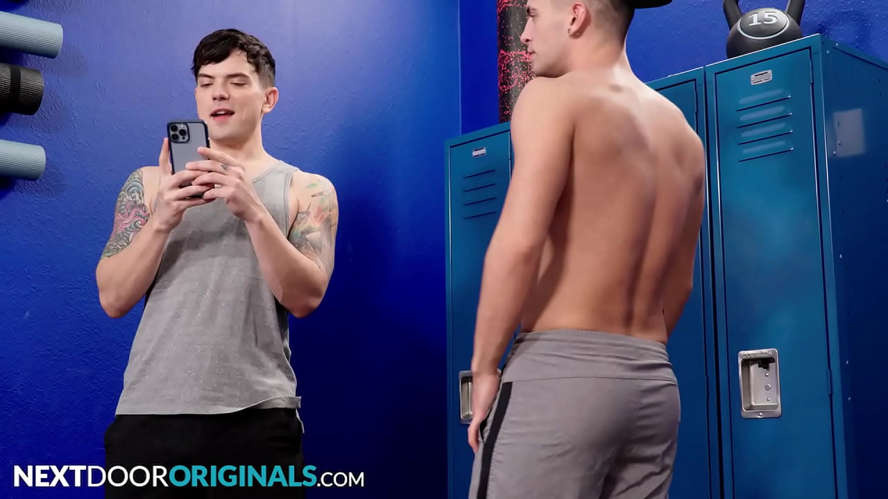 Dakota Payne has eyes for gym bro Trevor Brooks. One night when they're alone in the gym, Dakota finds out that Trevor is into him too. But is a gym bro the right guy for Dakota?