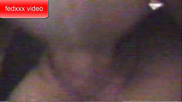 dandole la leche en el co&ntilde;o