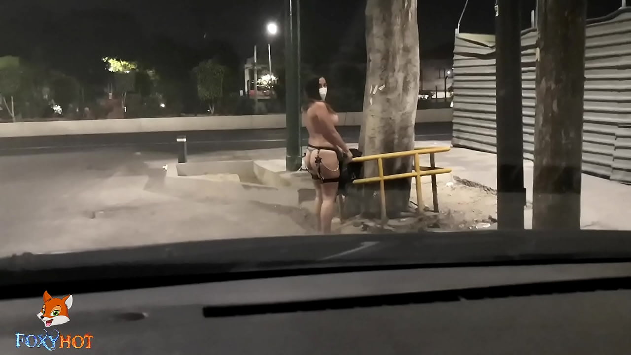 de vuelta en tlalpan, mostrando mis tetas en la noche