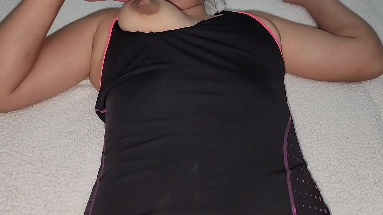 Asi de facil se deja tocar mi hijastra