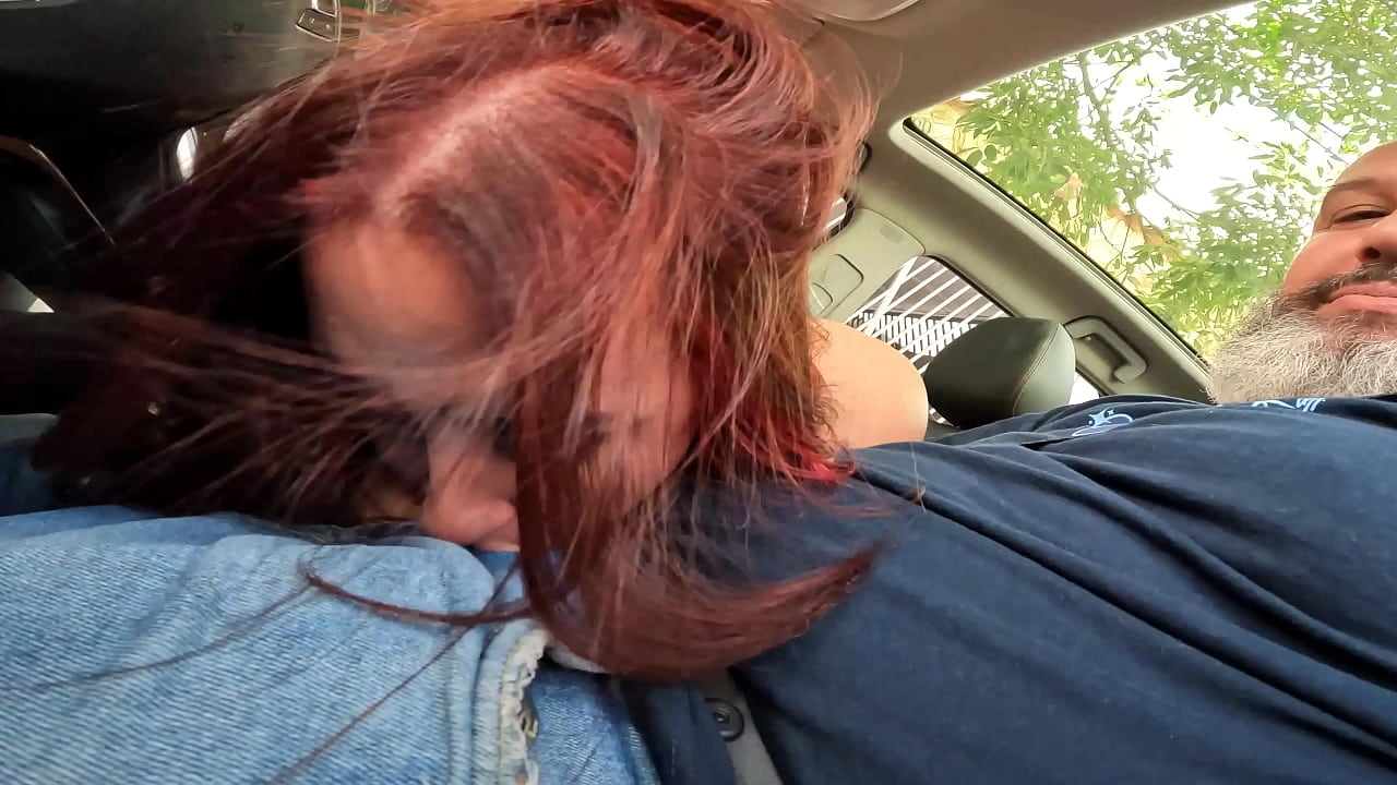 A baixinha gostosa na sua primeira vez j&aacute; chegou causando na carona - Jane Moscovis