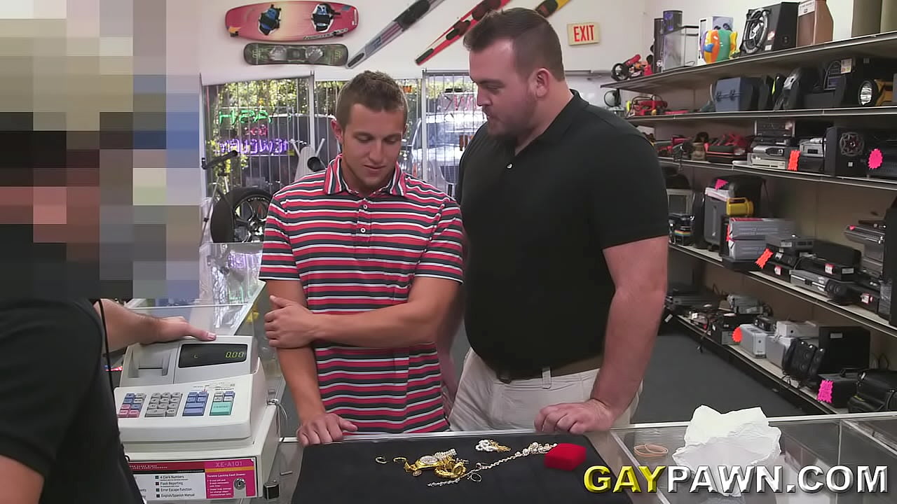 Guy ends up with anal sex threesome