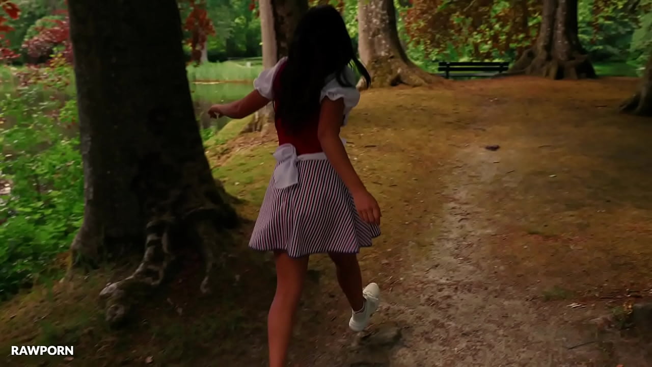 Linda del Sol - La Lechera into the Forest