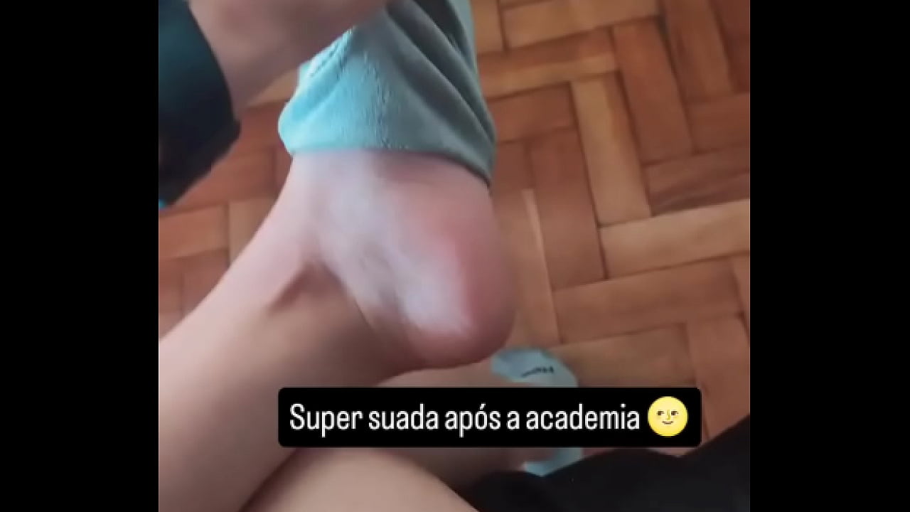 Quem gostaria de sentir o cheiro desse pezinho?