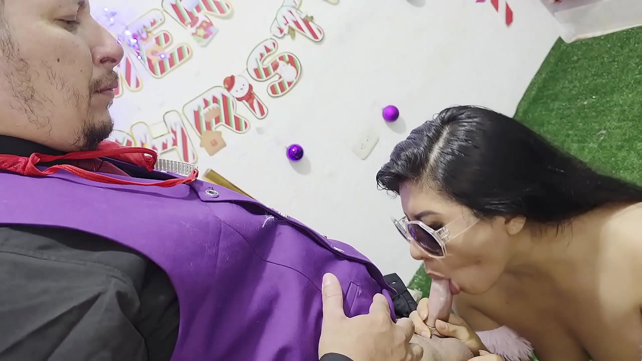 Innocent young man arrives for work and ends up experiencing the hottest encounter of his life right in the middle of Christmas