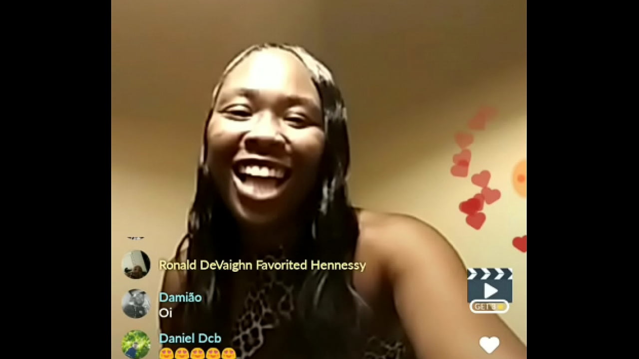 Ebony see threw clothes