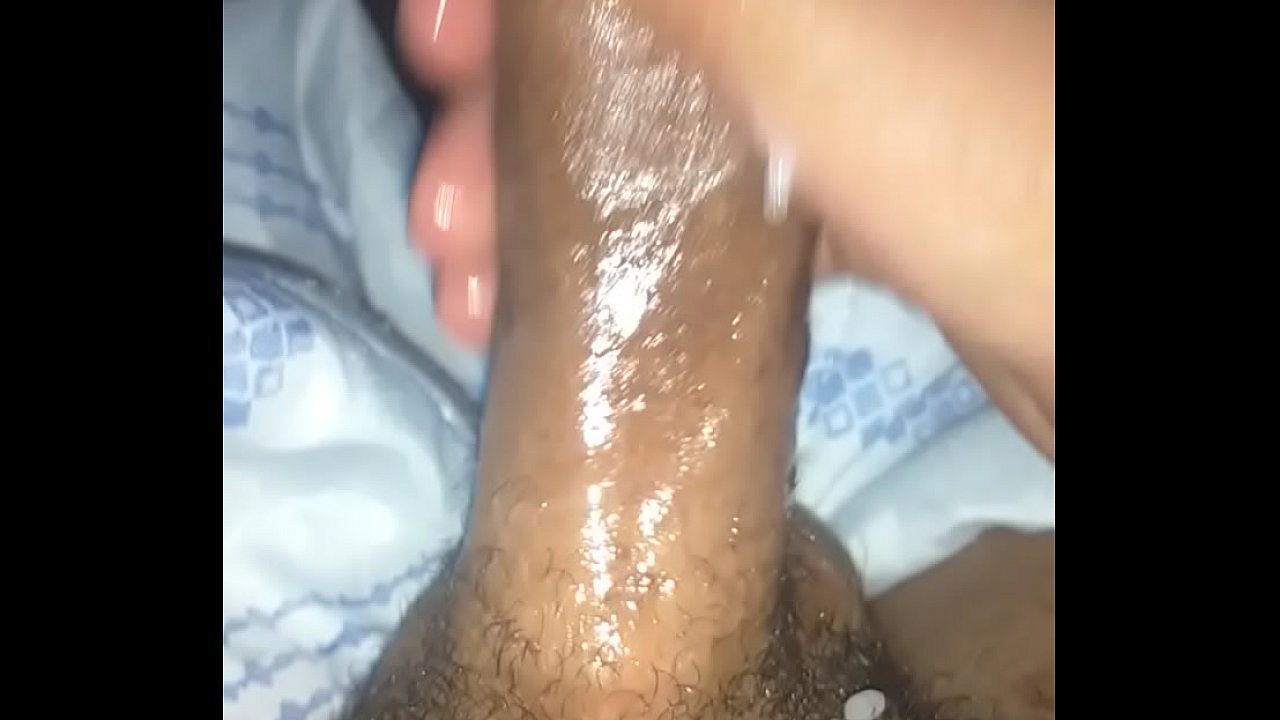 Punheta para descontrair ,pau babando e escorrendo