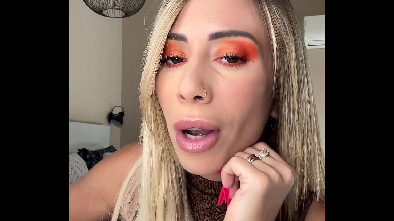 Hello la Team! On se retrouve pour une compil mes meilleures sc&egrave;nes anales avec...