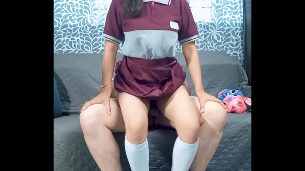 D&aacute;ndole verga a la jovencita de su novia &iexcl;Como le gusta a la nena! Colegiala Mexicana Principiante, Video Casero