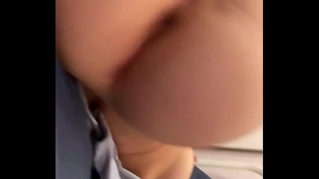 Une fille ce masturbe