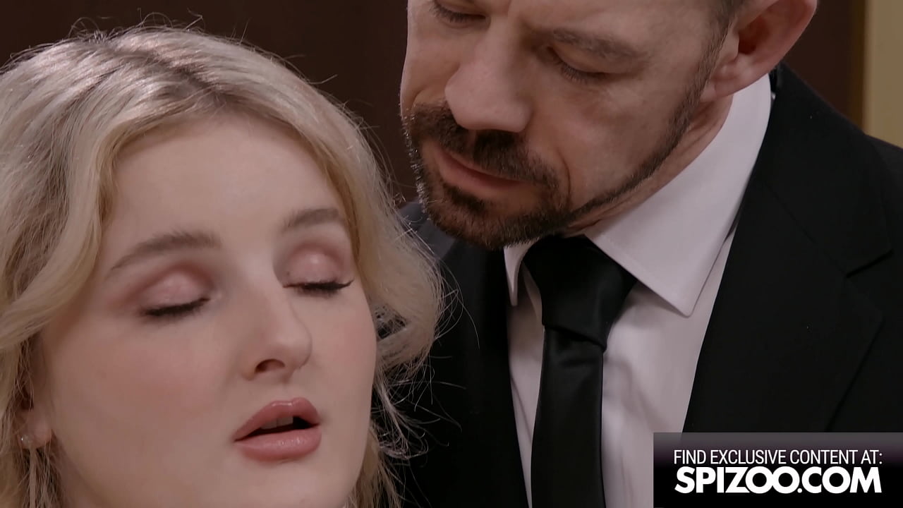 Eliza Eves Is A Kinky Sugar Baby