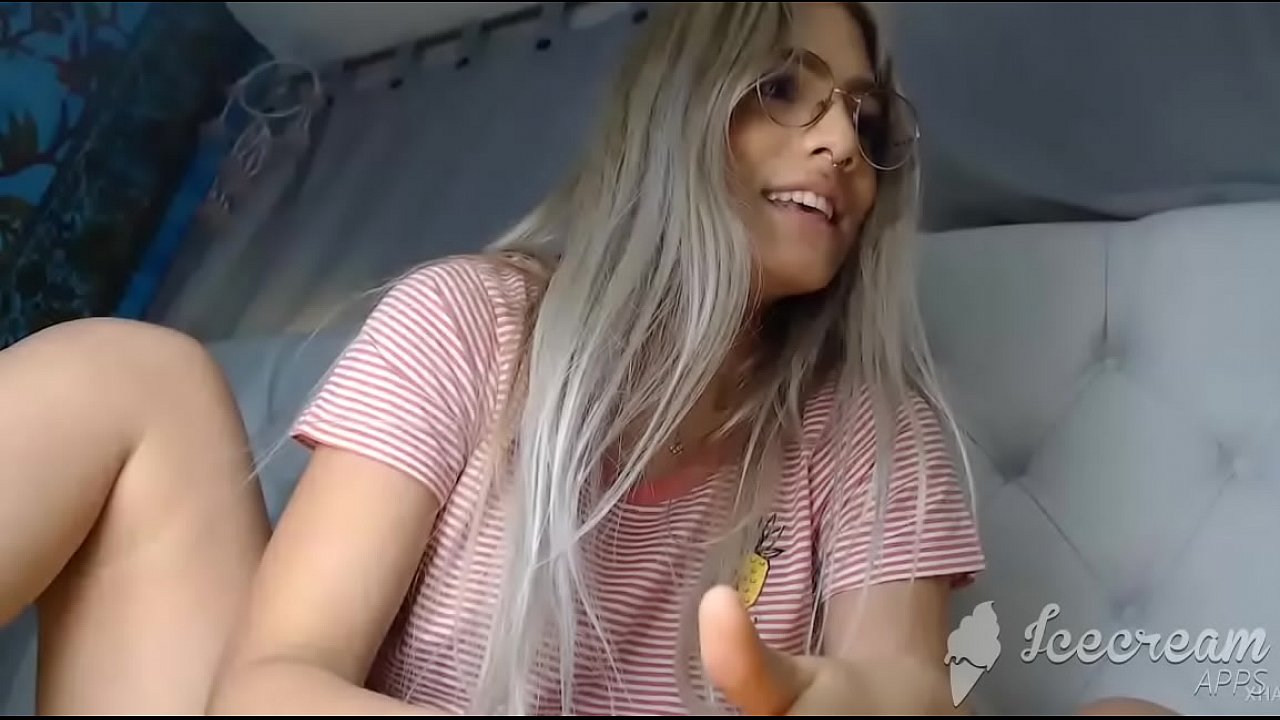 Avis jerking off until cumming and cumming with dildo