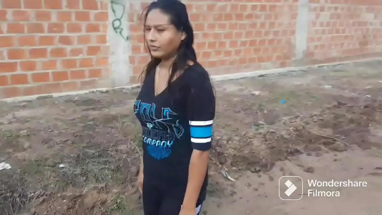 Morrita de 19 a&ntilde;os pillada en la calle me entrega su culito aprieto por un celular eyaculaci&oacute;n en su carita (amateur milf)
