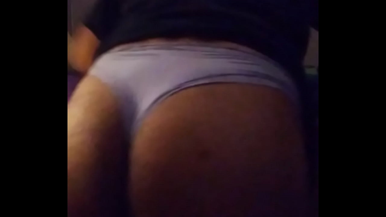 Culon velludo en tanga en cuatro