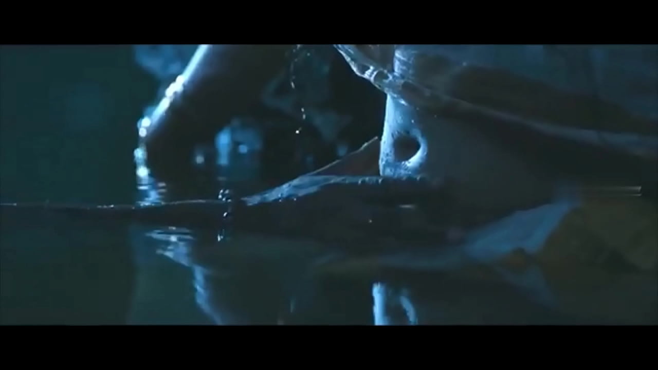 indian mallu girl showing boobs aunty cleavage chut ungli pussy bhabhi cleavage boobs big