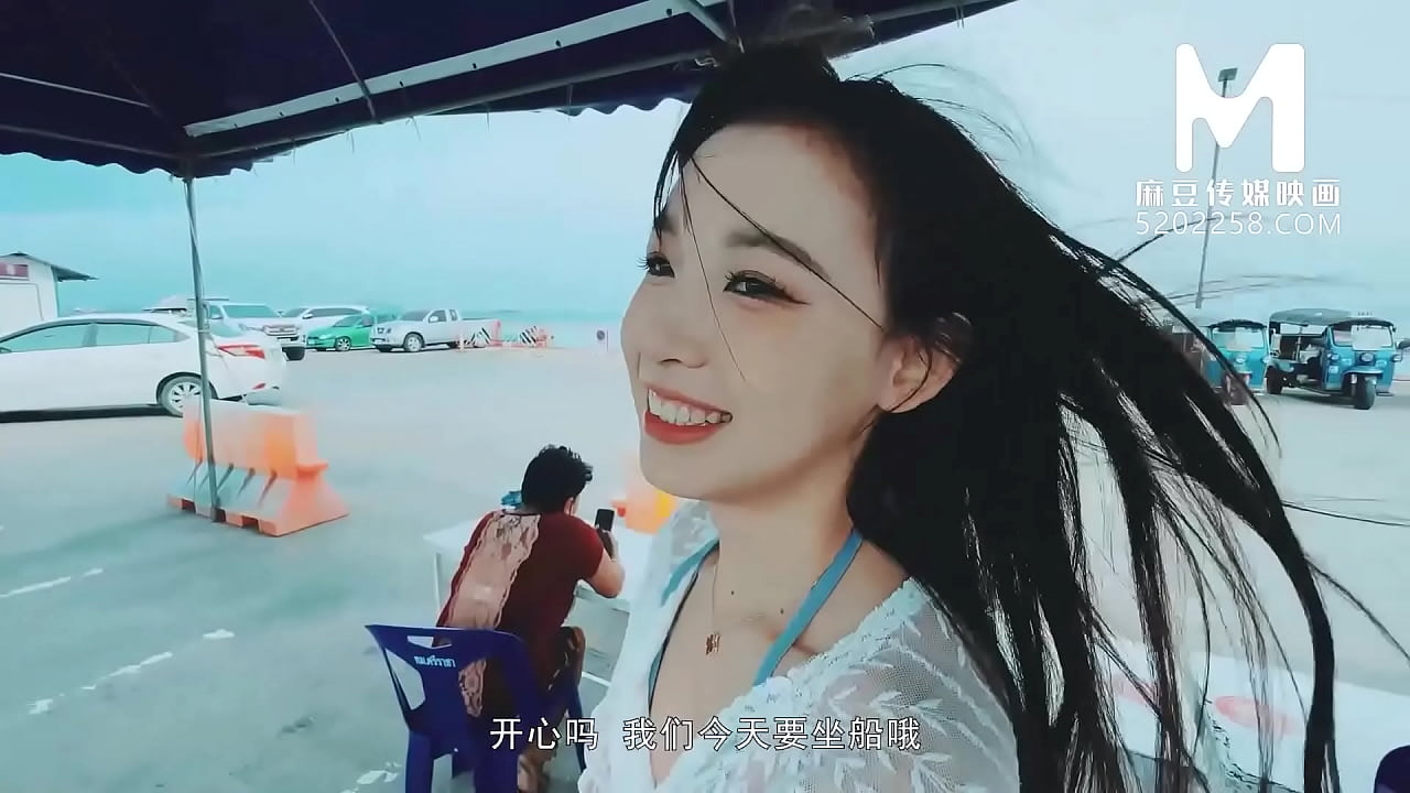 ISLAND LOVER - Hot bikini girl having public sex on island beach