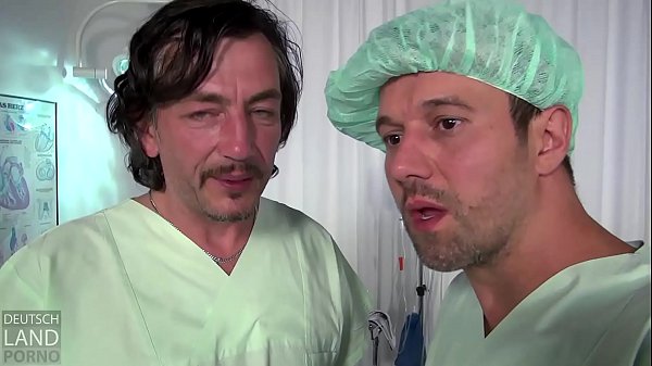 Kim ist eine alte Sau - Pisst auch mal aus ihrer Spalte -