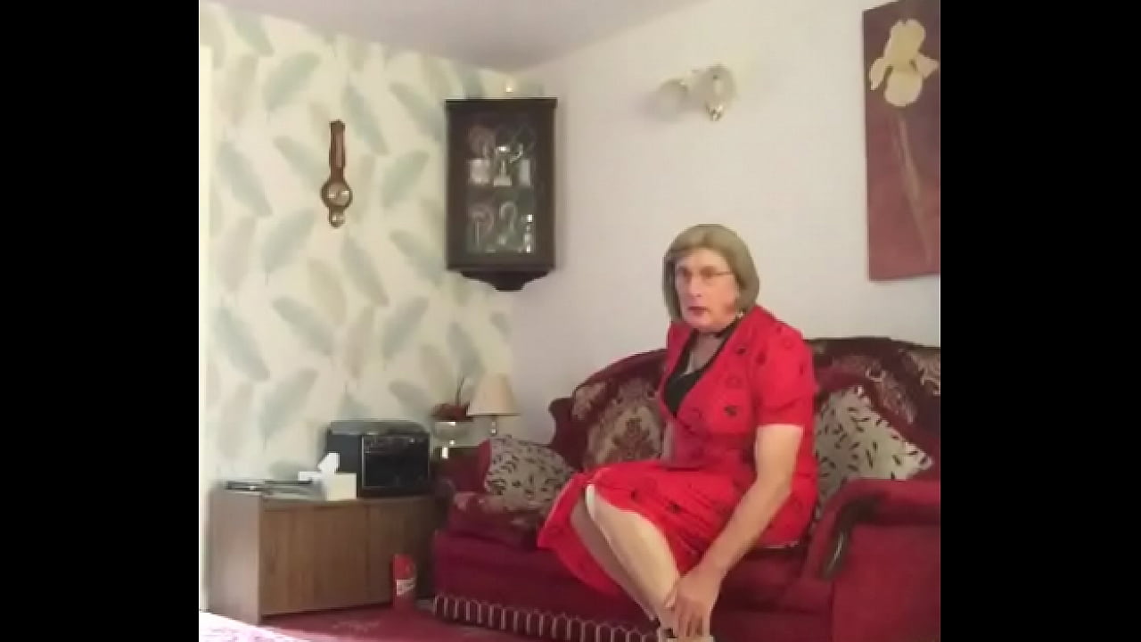 Lounge Video , Johanna poses in Red Dress