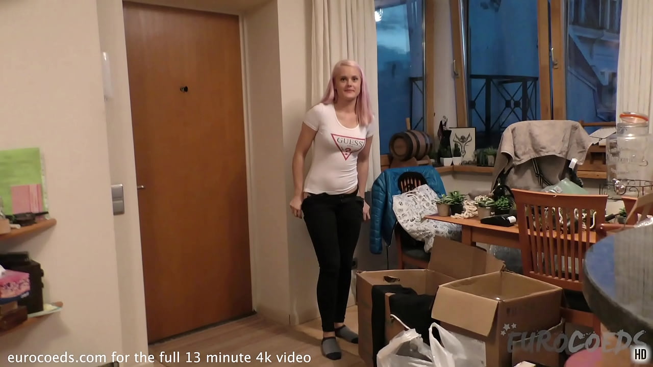 between the scenes blondie loves eating asmr