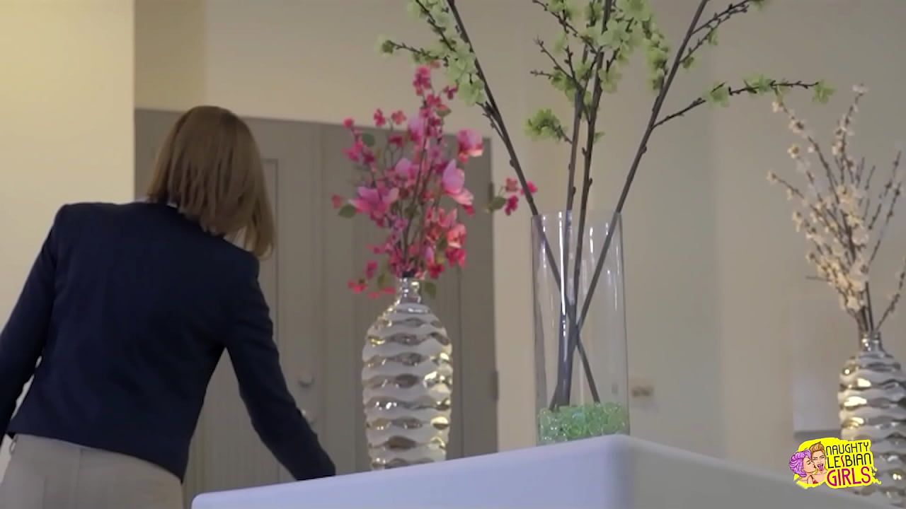 Theres no better way to end the day than with a fantasy about lesbian sex