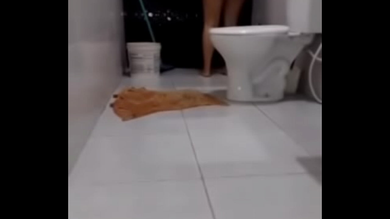 Meu Tesouro no Banho: Filmei Minha Esposa Nua Pra Voc&ecirc;s Se Deliciarem Tamb&eacute;m