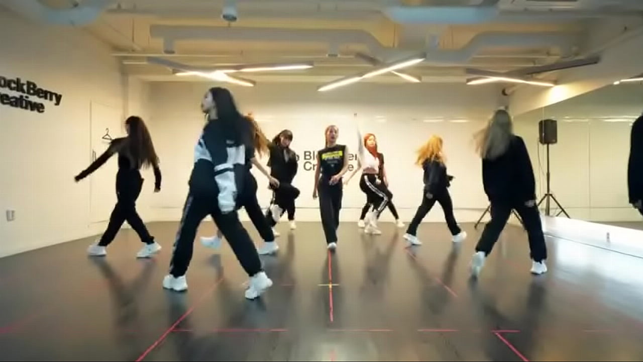 Queens Dancing
