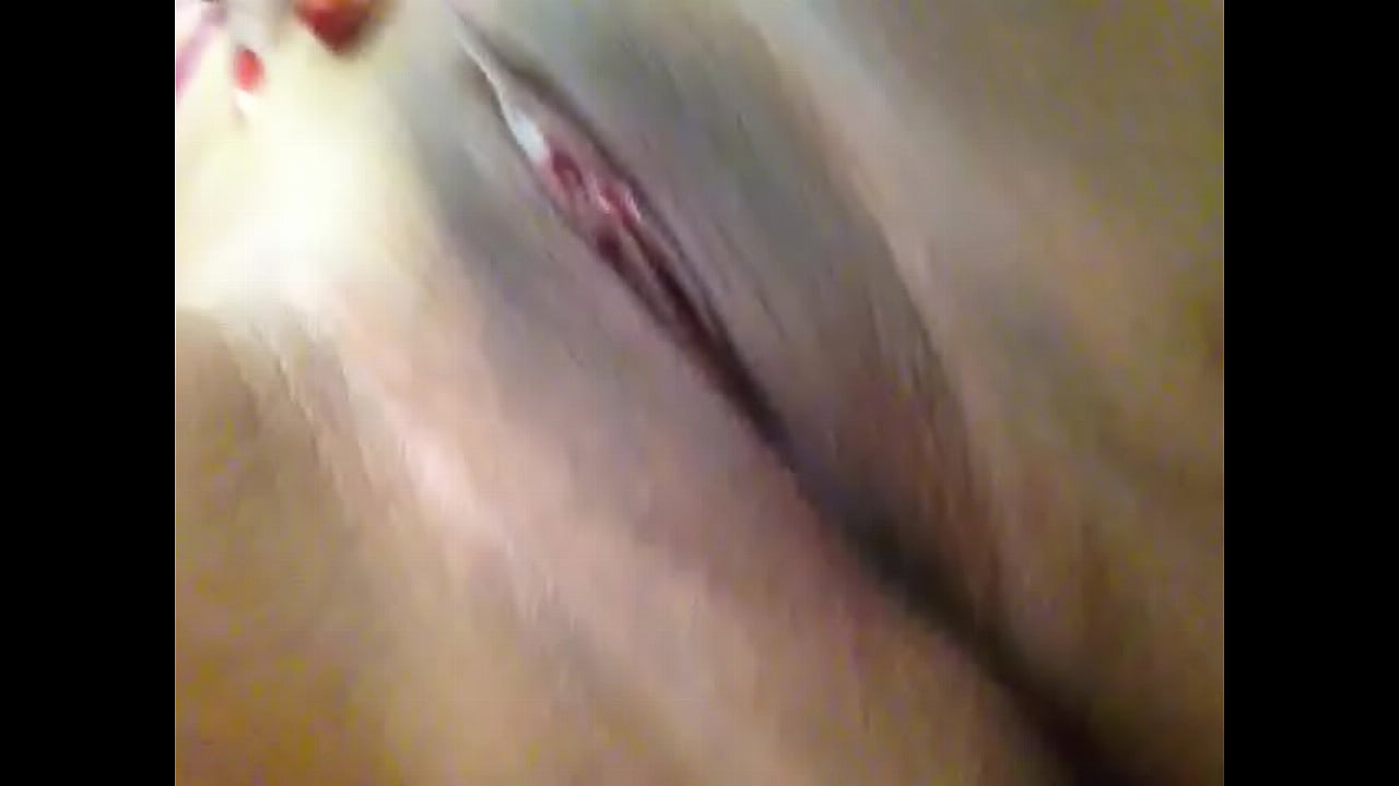 coroa putona batendo siririca