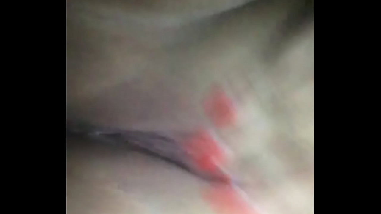 plaing with my pussy