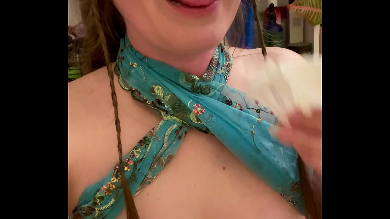 Elf Sucks Her Own Pee From Toilet Paper!