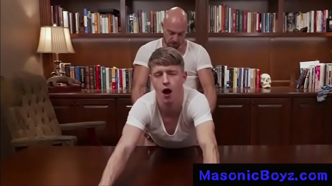 Mason Master fucks a Teen in his Office