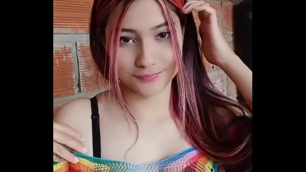 PORN ACTRESS TOUCHES HER TASTY PUSSY