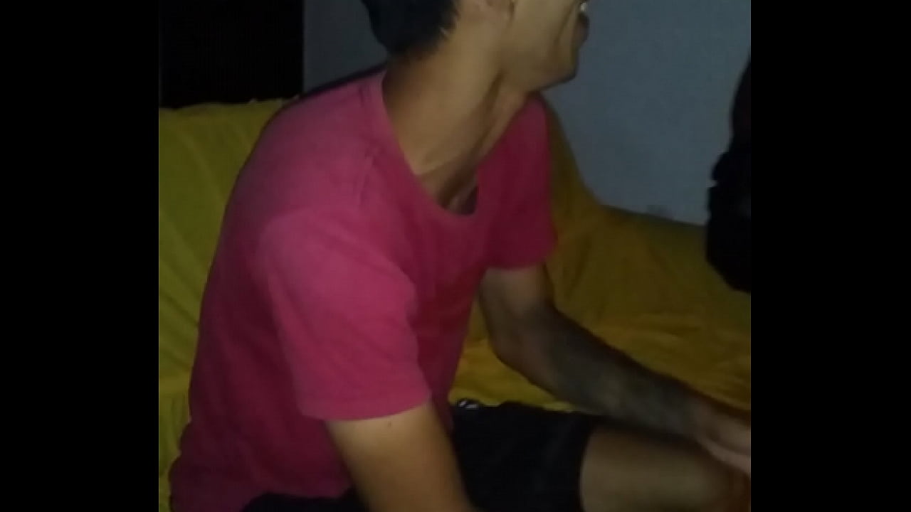 Masturb&aacute;ndome en casa