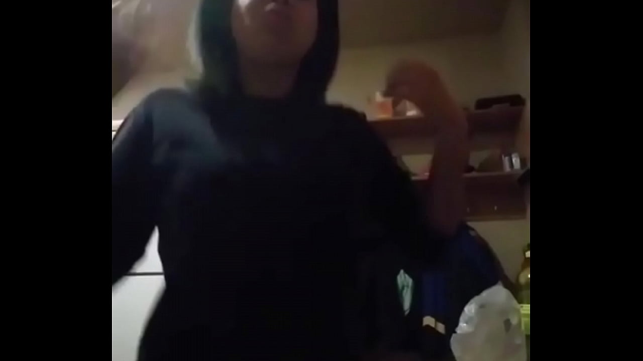 Single Mom Nice Tits Bounce