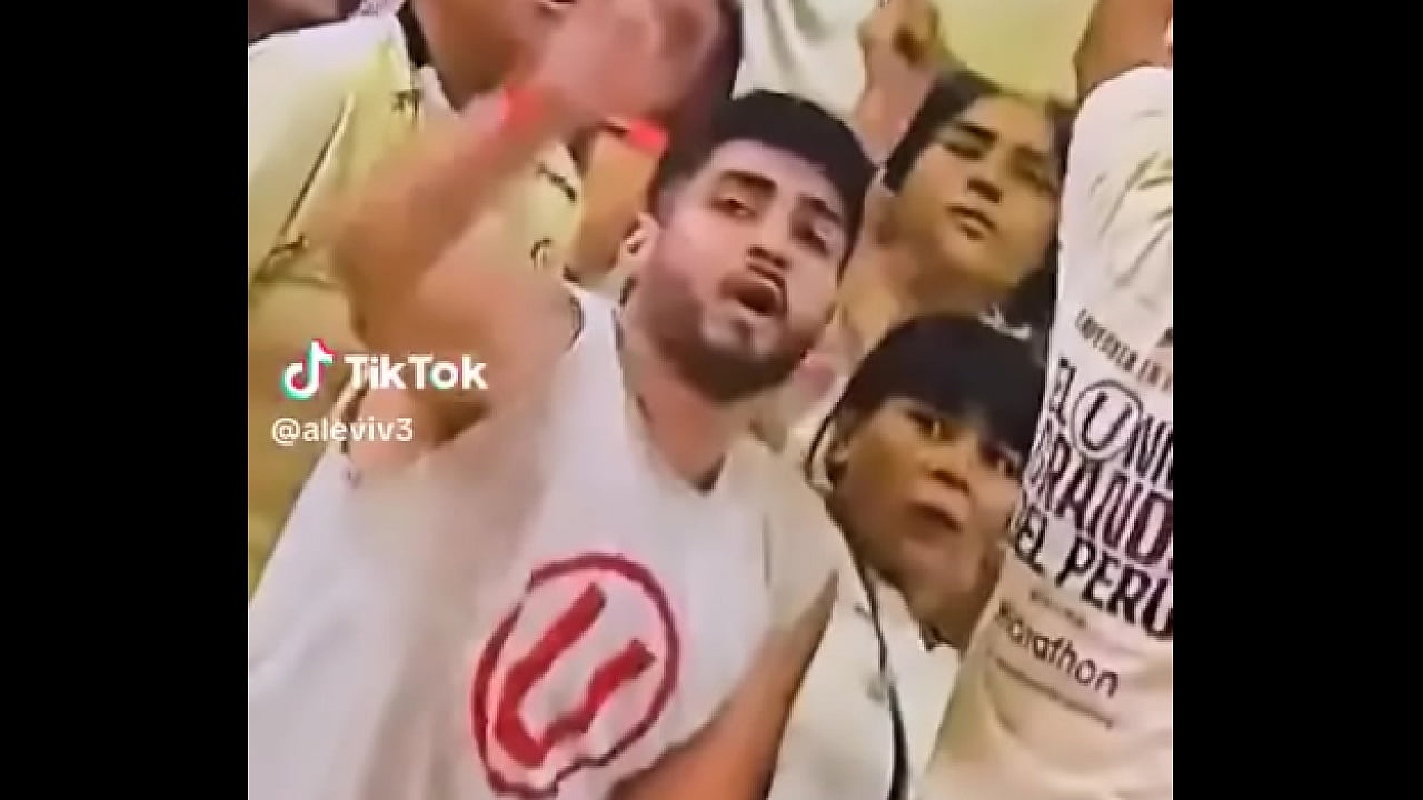 Quien no se enamoro de este hincha en el partido de Alianza VS Universitario