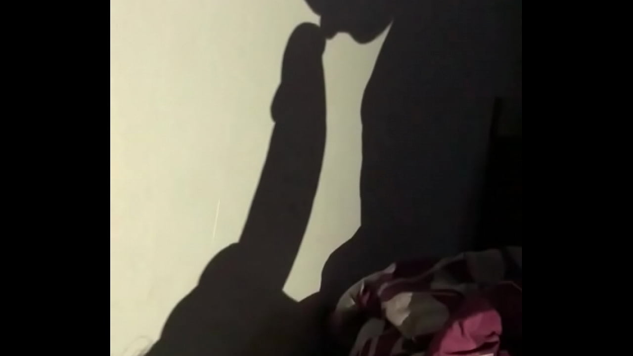 Discreet blowjob by sexy ebony woman