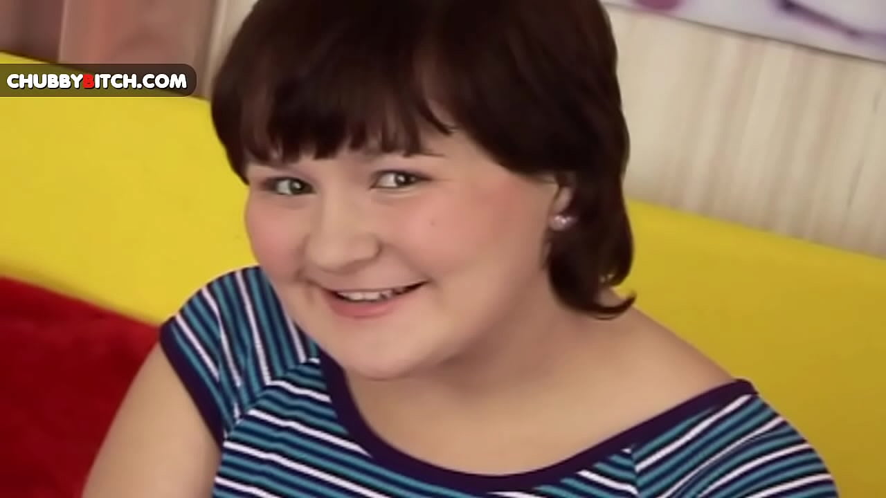 Chubby teen smiling, sucking and riding