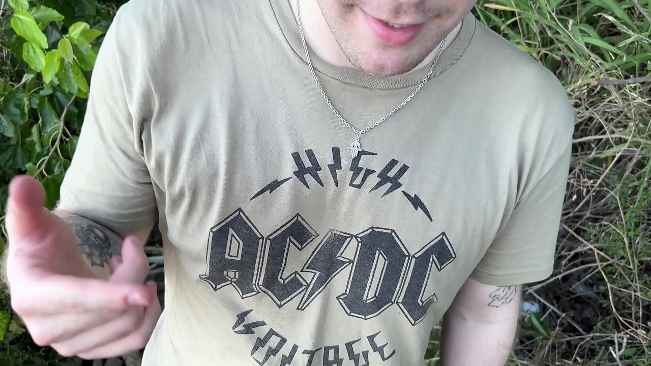 "I don't care if they all see me, just cum all over my face" Risky Public Blowjob (4K)