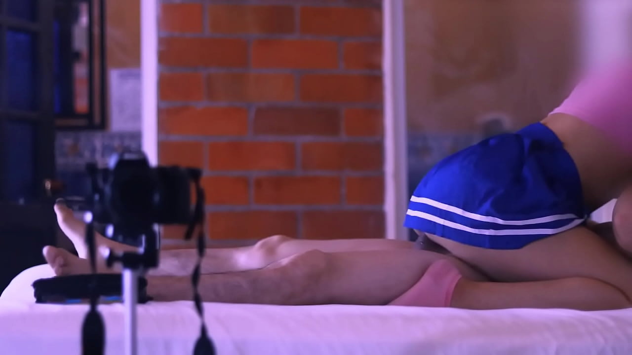 La atracci&oacute;n entre el estudiante y la madre de su amiga era un secreto que solo el apartamento guardaba.