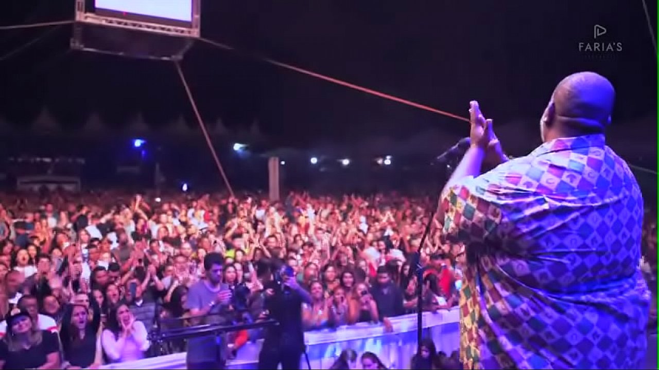 GORDO FODENDO COM A VIDA DE TODO MUNDO