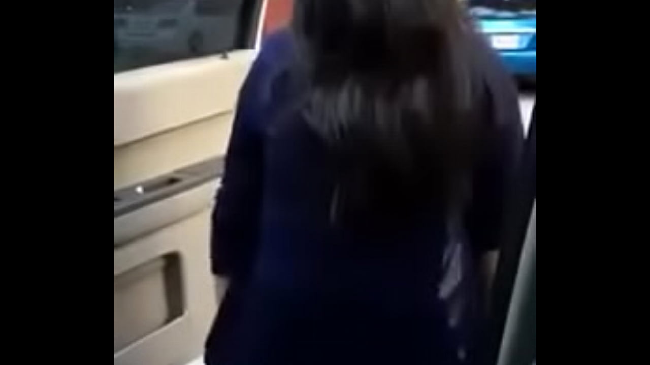 Putita Chapina Bailando en Taco Bell.MP4