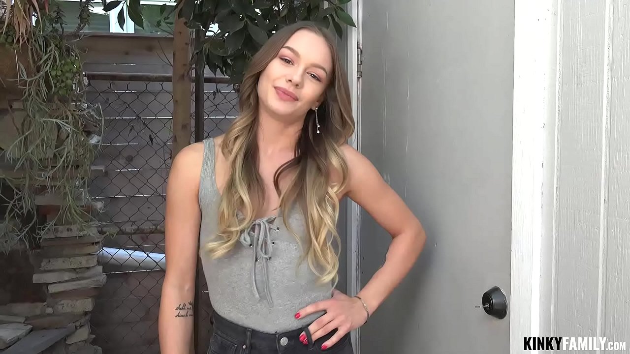 Kinky Family - Her young vagina