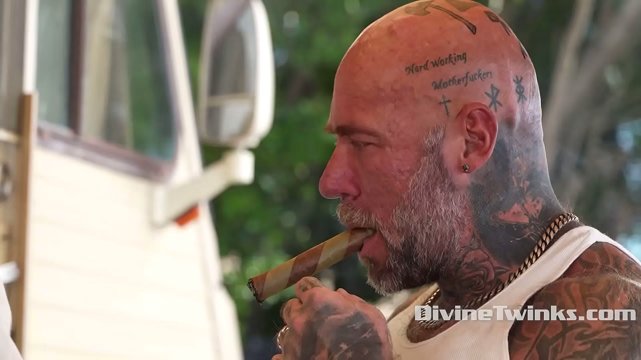 Virgin Elder Gets Fucked By Hunky DILF