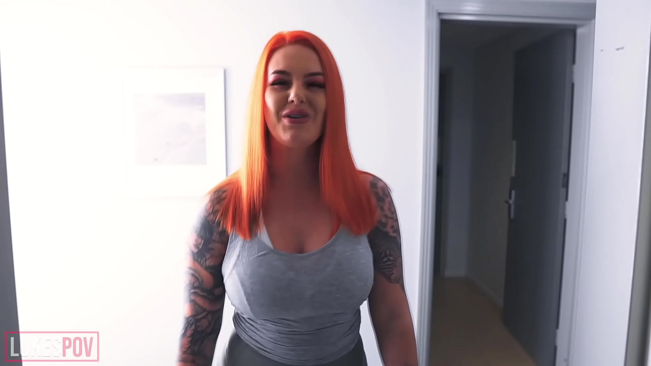 BIG TITS DELIVERY BABE GETS FUCKED