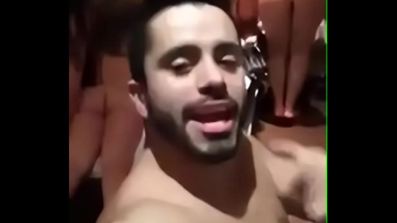 Rico Brasileiro com 20 Putas de Luxo