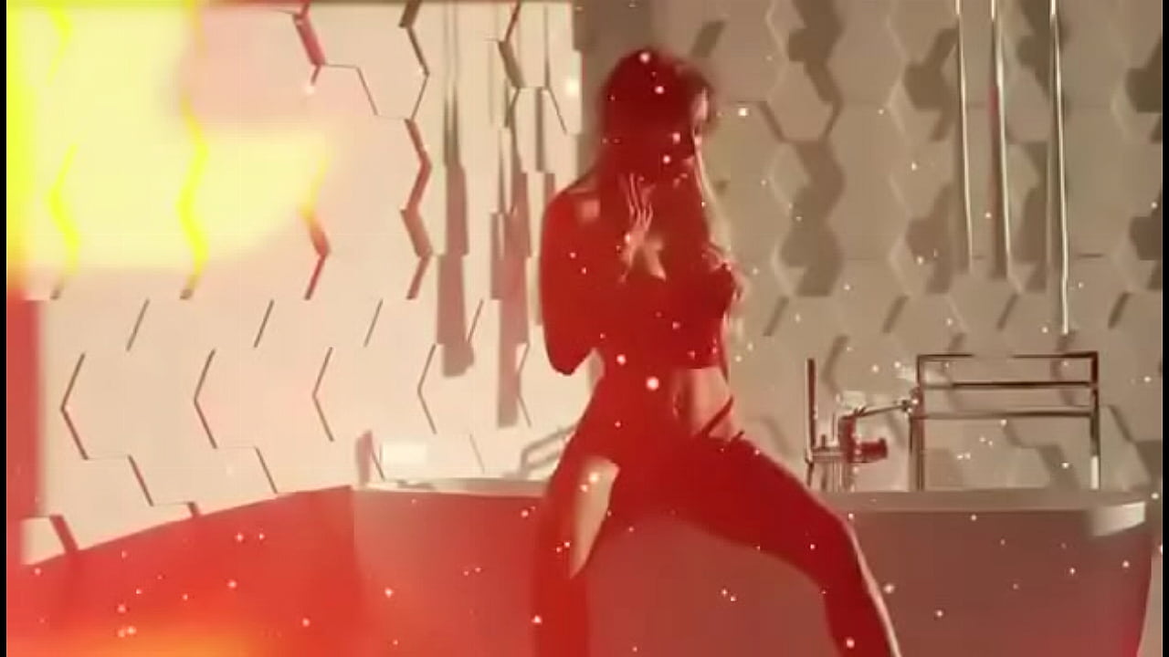 What&rsquo;s the first thing that you noticed?RT this video and get more ?️?️ movie on your DM ?