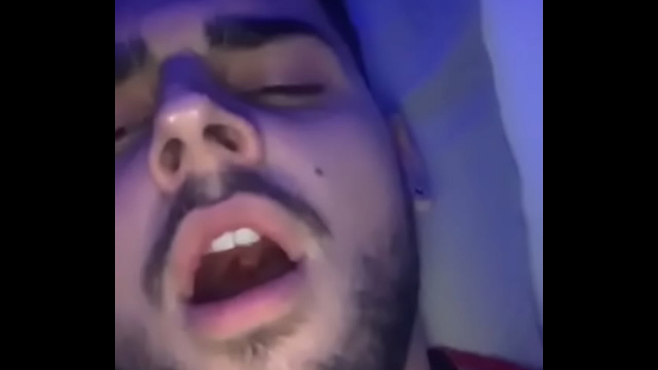 n&atilde;o aguentei e gozei