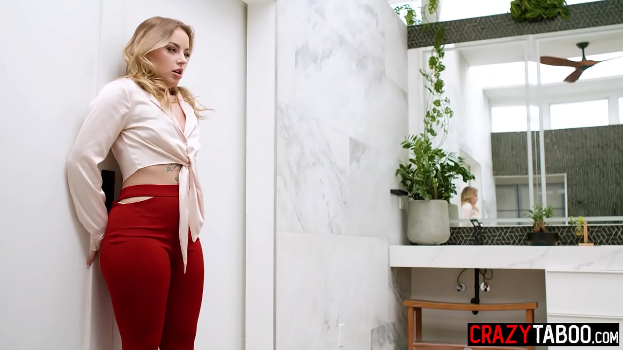 Big ass babe masturbated and hot MILF enjoyed hardcore pussy fucking bt her pervy roommate